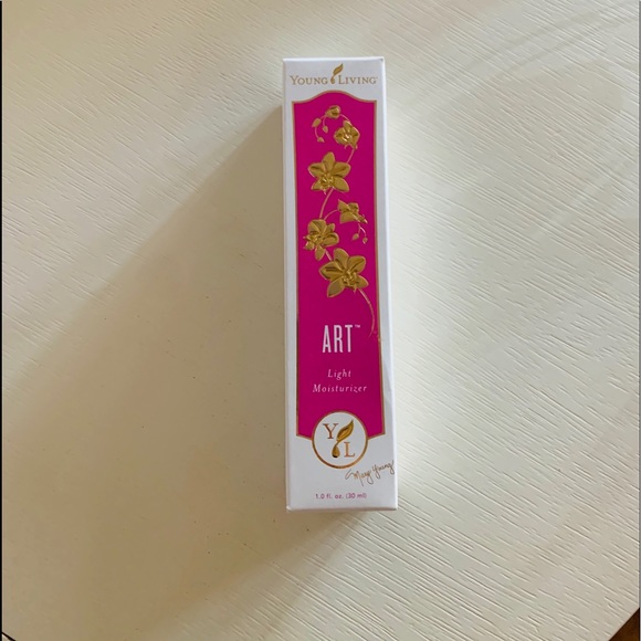 Young living Art light moisturizer new in box 1 oz - Picture 1 of 2